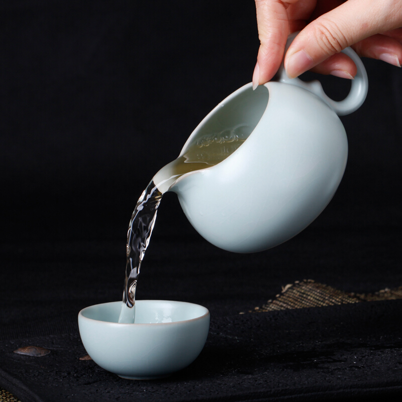 東道汝窯 功夫茶具套裝 祈福茶壺半組（天青色）_http://gzyiqian.cn/img/sp/437/110c98c1-dcfa-47c3-80d6-4009e19be724.jpg